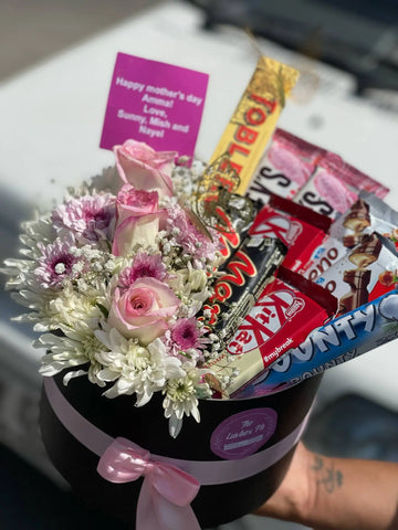 ChocoBloom Elegance – Mother’s Day Premium Chocolates & Flower Box